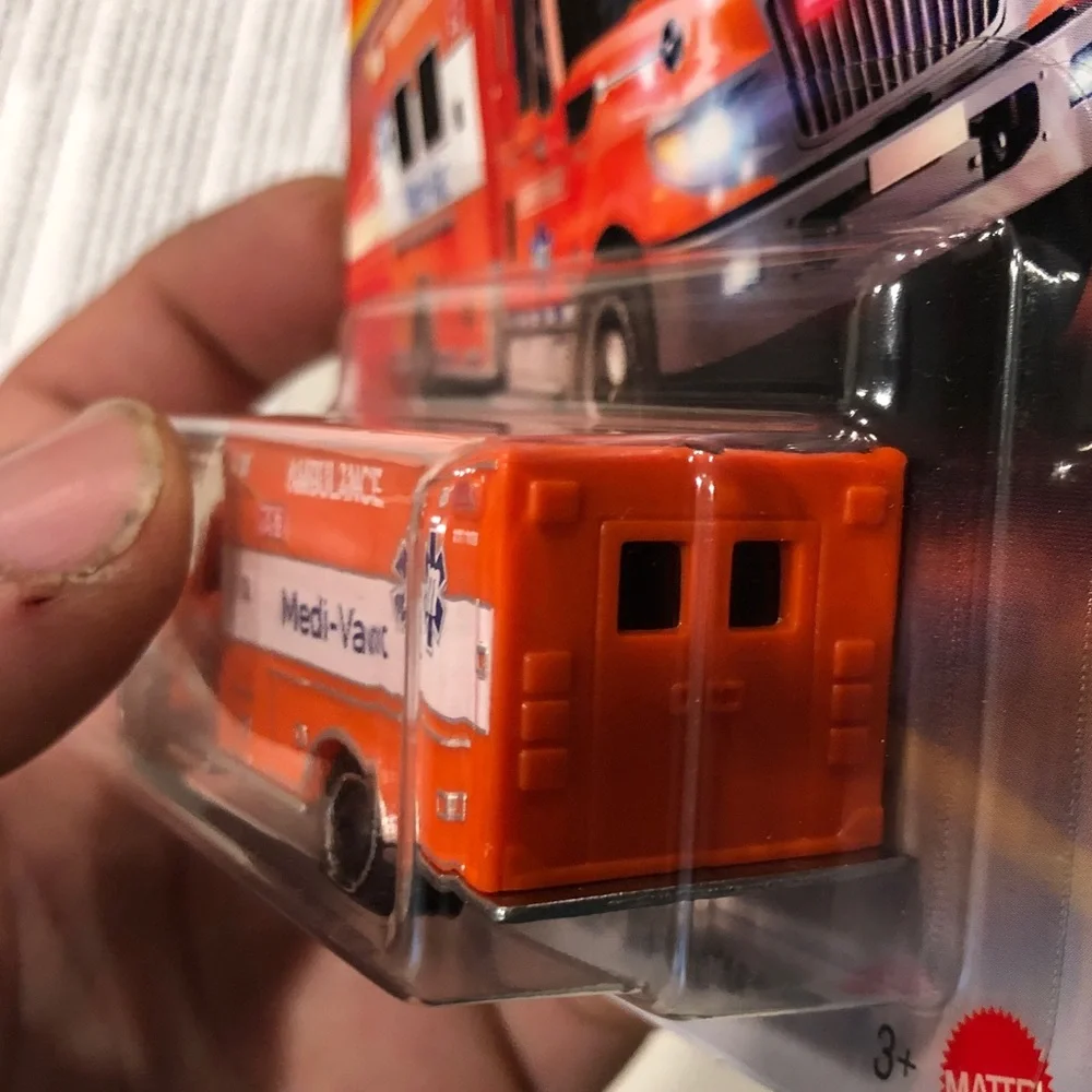 Mattel Matchbox Orange Medi-Vac Ambulance